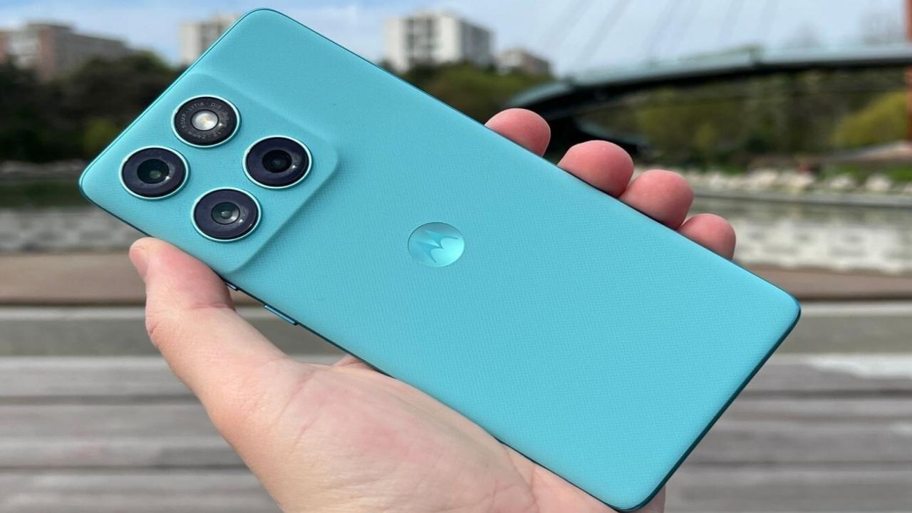 Motorola Launch: 50MP+32MP सेल्फ़ी कैमरा! 5500mAh बैटरी के साथ मोटोरोला का नया 5G फोन लॉन्च
